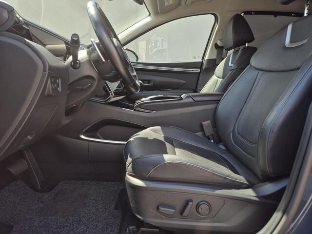 Hyundai TUCSON 1.6 T-GDI PHEV Premium 4WD / Dealer onderhouden / All season banden / Elektrische achterklep / Stuur- Stoel & Achterbank verwarming / Trekgewicht 1350 kg / Stoelventilatie / Adaptief cruise control / Rondomzicht camera / Apple Carplay Android Auto / Keyle