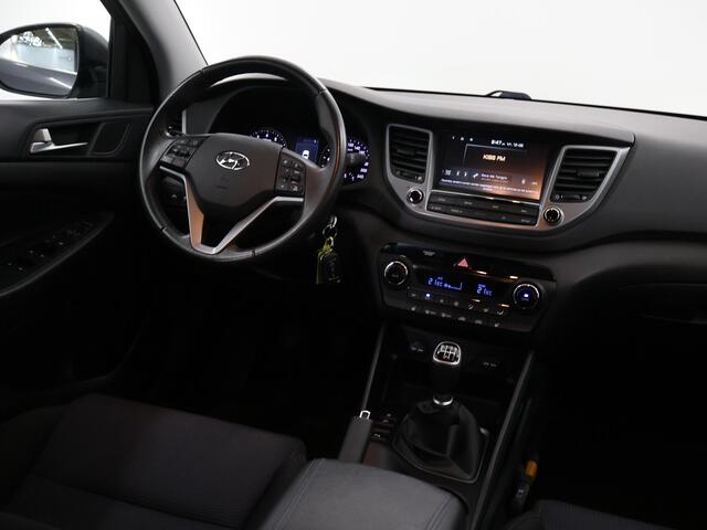 Hyundai TUCSON 1.6 T-GDi Comfort | 1900kg Trekkracht | Navigatie | Climate Control | Stoelverwarming voor + achter | Camera | Trekhaak | DAB |