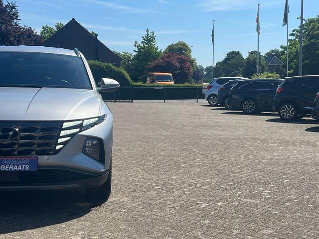 Hyundai TUCSON 1.6 T-GDI PHEV Comfort Smart 4WD l Stoelverwarming, Stuurwielverwarming, Navigatie, Adaptieve control, Elektrische kofferklep, Camera!