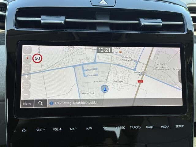 Hyundai TUCSON 1.6 T-GDI PHEV Premium Sky 4WD Automaat | ECC | Navigatie | Camera | Winterpakket | Panorama dak | Leder | Trekhaak | Zeer Kompleet