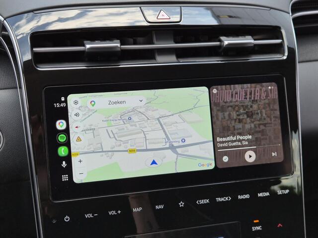Hyundai TUCSON 1.6 T-GDI PHEV Comfort 4WD / Trekhaak afneembaar / Apple Carplay Android Auto / Stoelverwarming / Trekgewicht 1350 kg / Achteruitrijcamera / Draadloze telefoon lader / Keyless Entry/Start / Cruise control / Parkeersensoren voor en achter /