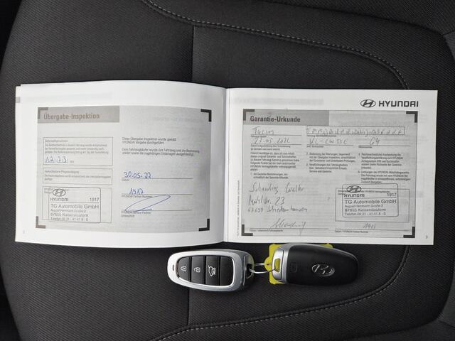 Hyundai TUCSON 1.6 T-GDI PHEV Comfort Smart 4WD / Fabrieksgarantie tot 05-2027 / Dealer onderhouden / Stuur- & Stoelverwarming / Elektrische Achterklep / Trekgewicht 1350 kg / Achteruitrijcamera / Apple Carplay Android Auto / EAER bereik 62 km