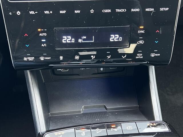 Hyundai TUCSON 1.6 T-GDI PHEV Comfort Smart 4WD Comfort Smart 4WD / Fabrieksgarantie tot 01-2028 / WLTP 62km / Navi / Apple Carplay Android / Stuur- en stoelverwarming / Adapt. CC / 19" LM wielen /