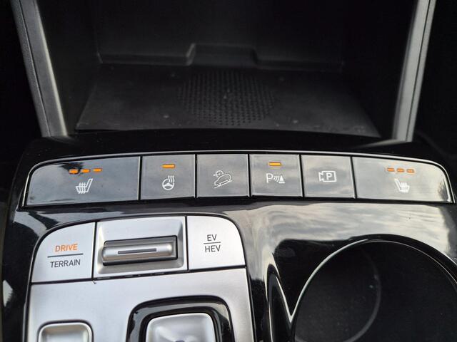 Hyundai TUCSON 1.6 T-GDI PHEV Comfort Smart 4WD / SOH 97% / Dealer onderhouden / Fabrieksgarantie tot 06-2027 / 1.350 kg trekgewicht / Elektrische achterklep / Achteruitrijcamera / Stuur- & Stoelverwarming / Apple Carplay Android Auto / Adaptief cruise control /