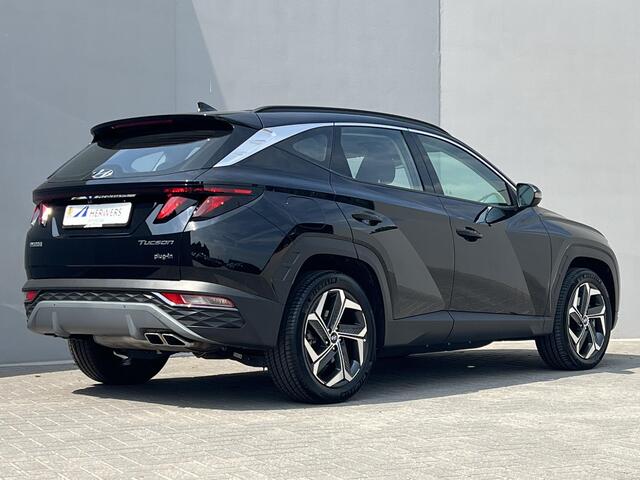 Hyundai TUCSON 1.6 T-GDI PHEV Comfort Smart 4WD / Fabrieksgarantie tot 07-2027 / Accu SoH 100 % / 1.350 kg trekgewicht / Navigatie / Stuur- & Stoelverwarming / Apple Carplay Android / 19" LM wielen /