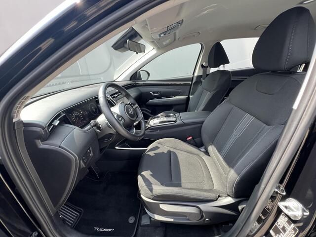 Hyundai TUCSON 1.6 T-GDI PHEV Comfort Smart 4WD / Fabrieksgarantie tot 07-2027 / Accu SoH 100 % / 1.350 kg trekgewicht / Navigatie / Stuur- & Stoelverwarming / Apple Carplay Android / 19" LM wielen /