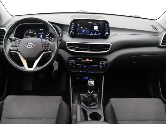 Hyundai TUCSON 1.6 GDI i-Drive / Navigatie / Trekhaak / Climate Control / Achteruit Rij Camera / Apple Carplay / Boekjes aanwezig /