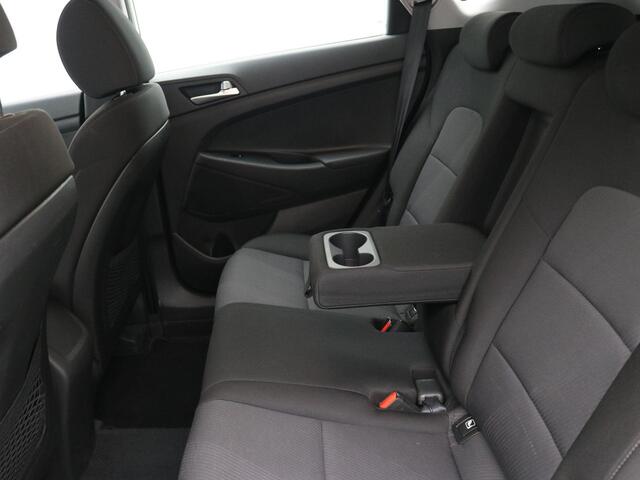 Hyundai TUCSON 1.6 GDI i-Drive / Navigatie / Trekhaak / Climate Control / Achteruit Rij Camera / Apple Carplay / Boekjes aanwezig /