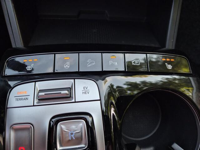 Hyundai TUCSON 1.6 T-GDI PHEV Comfort Smart Sky 4WD / Dealeronderhouden / Fabrieksgarantie tot 06-2027 / Glazen schuif- en kanteldak / Stuur- & Stoelverwarming / Trekgewicht 1350 kg / Adaptief cruise control / Achteruitrijcamera / Krell Audio Systeem /