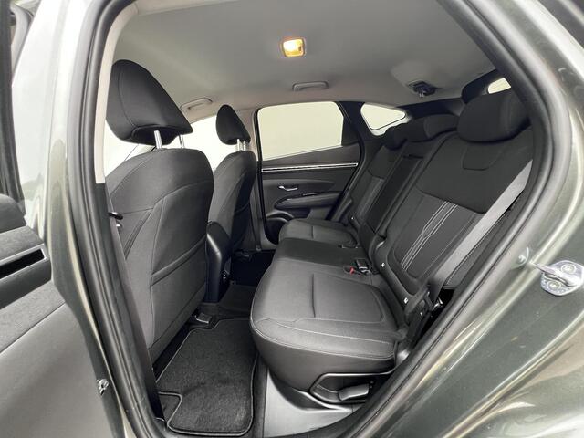 Hyundai TUCSON 1.6 T-GDI PHEV Comfort Smart 4WD / Fabrieksgarantie tot 02-2027 / Afn. trekhaak 1.350 kg / Navigatie / Apple Carplay Android / Camera / Stuur- & stoelverwarming /19" LM wielen /