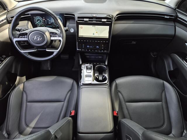 Hyundai TUCSON 1.6 T-GDI PHEV Premium 4WD / Fabrieksgarantie tot 11-2028 / Dealer onderhouden / Trekgewicht 1350 kg / Rondomzicht camera / Stuur- Stoel & Achterbank verwarming / Adaptief cruise control / Stoelventilatie / Elektrische achterklep /