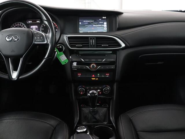 Infiniti Q Q30 1.6t Business Executive | Panoramadak | Leder | Stoelverwarming | Trekhaak | Navigatie | Climate control | Cruise control