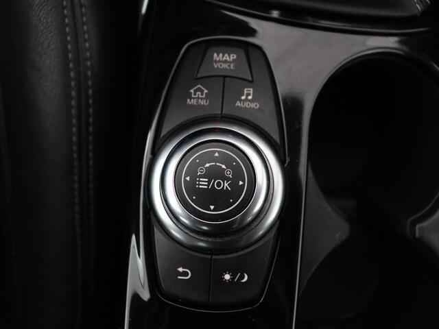 Infiniti Q Q30 1.6t Business Executive | Panoramadak | Leder | Stoelverwarming | Trekhaak | Navigatie | Climate control | Cruise control