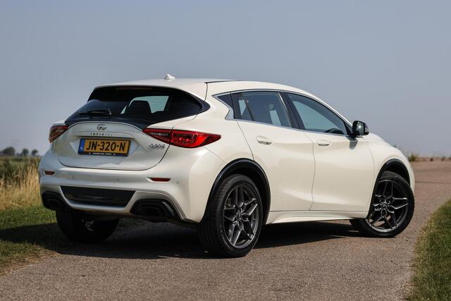 Infiniti Q Q30 1.6t Aut7 Sport ? LED ? Pano ? Leder