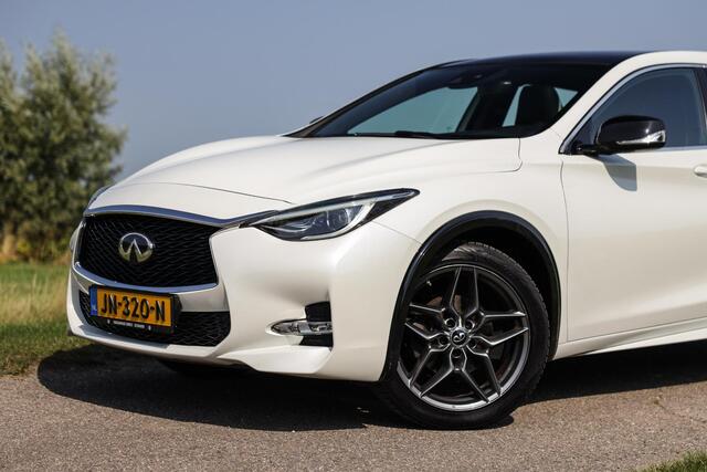 Infiniti Q Q30 1.6t Aut7 Sport ? LED ? Pano ? Leder