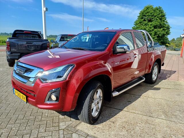 Isuzu D-MAX Extended Cab LS Automaat 3,5 T trekvermogen Clima Navi 110.000 K