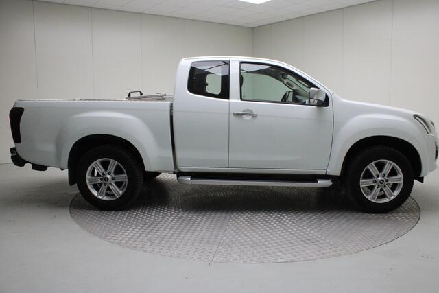 Isuzu D-MAX 1.9 Extended Cab X-Country 4x4 | euro 6 | trekgewicht 3500kg | automaat | trekhaak | climate control | cruise control | elektr. spiegels , inklapbaar