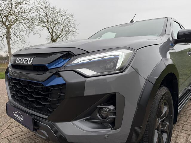 Isuzu D-MAX BEV Extended Cab V-Cross 66.9 kWh 3500KG Trekgewicht | Apple Carplay | PDC V&A | Parkeercamera | Stoelvw