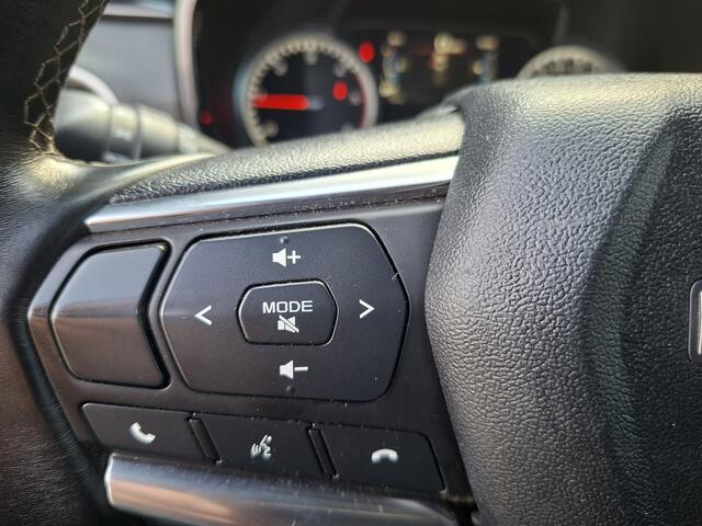 Isuzu D-MAX 1.9 Extended Cab V-Cross ex. BTW | Lederen bekleding | Apple CArplay /Android auto | Addaptieve Cruise | Topcover met Roll bar etc.