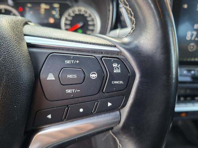 Isuzu D-MAX 1.9 Extended Cab V-Cross ex. BTW | Lederen bekleding | Apple CArplay /Android auto | Addaptieve Cruise | Topcover met Roll bar etc.