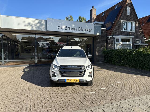 Isuzu D-MAX 1.9 Double Cab verlengd 5-persoons V-Cross Automaat BPM-vrij / 20 december 2024 / meest luxe uitvoering / trekhaak / lederen bekleding / Apple carplay / Android Auto / groot scherm / camera / BPM-VRIJ, LAATSTE DIE WIJ HEBBEN.