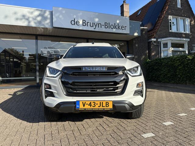 Isuzu D-MAX 1.9 Double Cab verlengd 5-persoons V-Cross Automaat BPM-vrij / 20 december 2024 / meest luxe uitvoering / trekhaak / lederen bekleding / Apple carplay / Android Auto / groot scherm / camera / BPM-VRIJ, LAATSTE DIE WIJ HEBBEN.