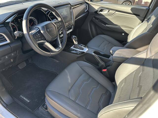 Isuzu D-MAX 1.9 Double Cab verlengd 5-persoons V-Cross Automaat BPM-vrij / 20 december 2024 / meest luxe uitvoering / trekhaak / lederen bekleding / Apple carplay / Android Auto / groot scherm / camera / BPM-VRIJ, LAATSTE DIE WIJ HEBBEN.
