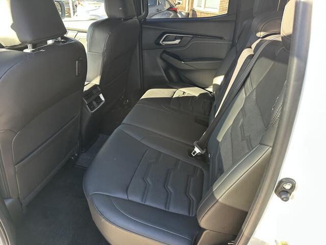 Isuzu D-MAX 1.9 Double Cab verlengd 5-persoons V-Cross Automaat BPM-vrij / 20 december 2024 / meest luxe uitvoering / trekhaak / lederen bekleding / Apple carplay / Android Auto / groot scherm / camera / BPM-VRIJ, LAATSTE DIE WIJ HEBBEN.