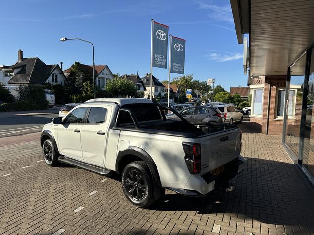 Isuzu D-MAX 1.9 Double Cab verlengd 5-persoons V-Cross Automaat BPM-vrij / 20 december 2024 / meest luxe uitvoering / trekhaak / lederen bekleding / Apple carplay / Android Auto / groot scherm / camera / BPM-VRIJ, LAATSTE DIE WIJ HEBBEN.