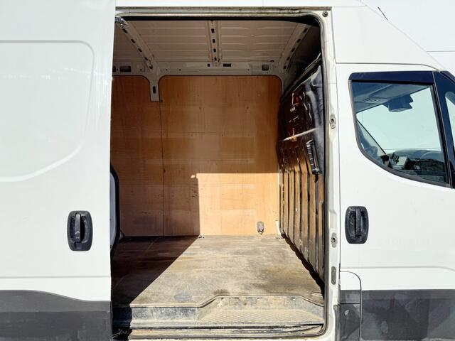 Iveco DAILY 35S13 ***Marge/Margin***Automaat L2H2 Climate Control Cruise Control Trekhaak Navigatie Imperiaal