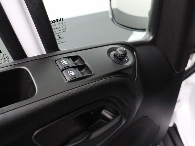 Iveco DAILY 35S14 L2H2 | 3500Kg Trekgewicht | Airco | Cruise | 3-Persoons