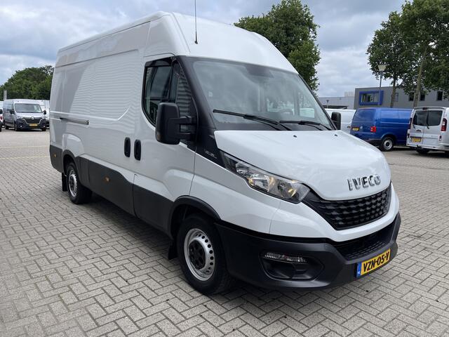 Iveco DAILY 35S16V 2.3 L2H2 160pk / vaste prijs rijklaar ¤ 21.950 ex btw / bpm vrij / euro 6 diesel / lease vanaf ¤ 358 / airco / pdc en opstap achter / trekhaak 3500 kg !
