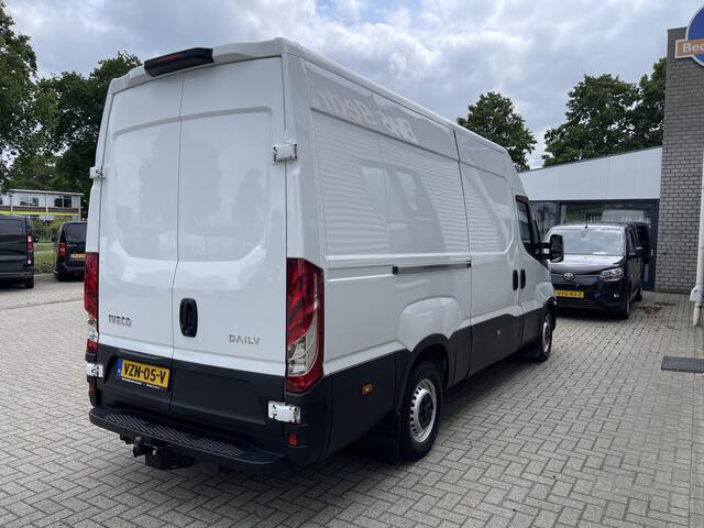 Iveco DAILY 35S16V 2.3 L2H2 160pk / vaste prijs rijklaar ¤ 21.950 ex btw / bpm vrij / euro 6 diesel / lease vanaf ¤ 358 / airco / pdc en opstap achter / trekhaak 3500 kg !