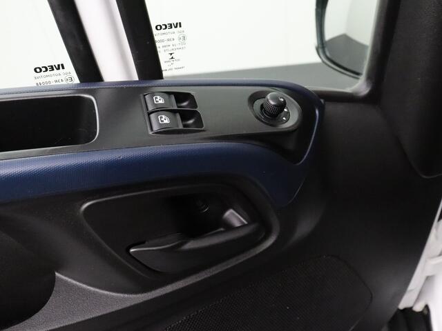 Iveco DAILY 35S14 Hi-Matic Automaat Open Laadbak 4,40 Meter | 3500Kg Trekhaak | Airco | Cruise | 3-Persoons