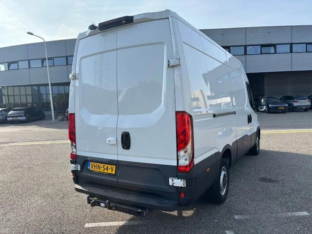 Iveco DAILY 35S16 L3H2 Automaat Airco Cruisecontrol Trekhaak EURO 6