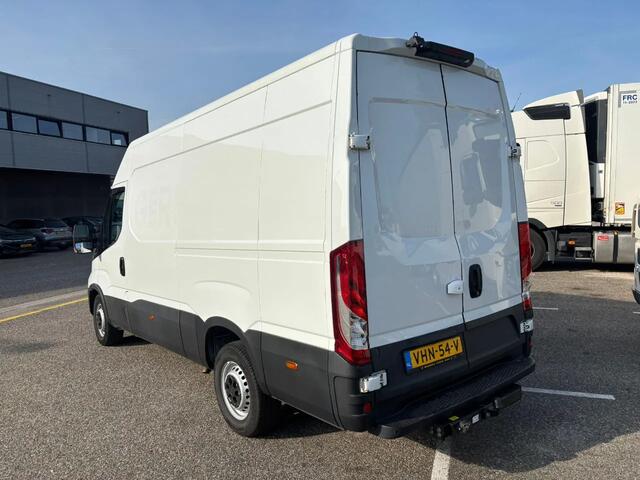 Iveco DAILY 35S16 L3H2 Automaat Airco Cruisecontrol Trekhaak EURO 6