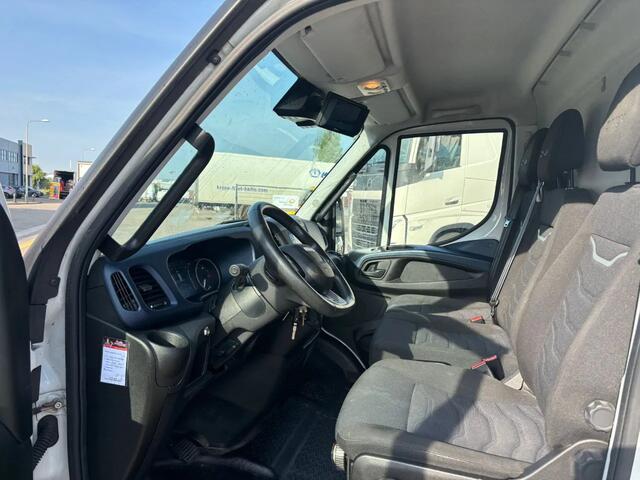 Iveco DAILY 35S16 L3H2 Automaat Airco Cruisecontrol Trekhaak EURO 6