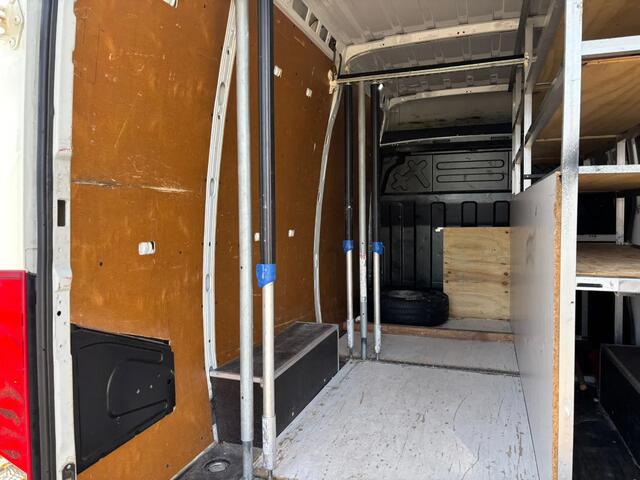 Iveco DAILY 35S16 L3H2 Automaat Airco Cruisecontrol Trekhaak EURO 6