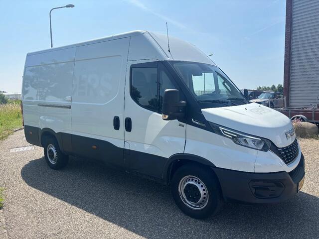 Iveco DAILY 35S16 L3H2 Automaat Airco Cruisecontrol Trekhaak EURO 6