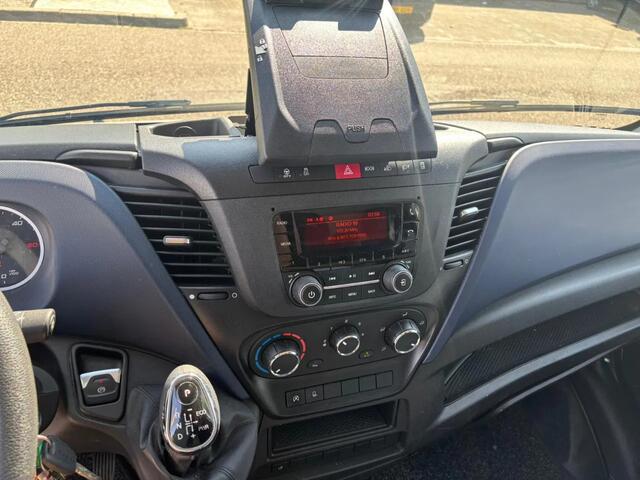 Iveco DAILY 35S14 l2h1 automaat airco 140000km euro 6 3500kg trekhaak