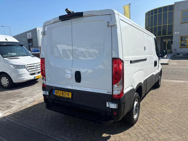 Iveco DAILY 35S14 l2h1 automaat airco 140000km euro 6 3500kg trekhaak