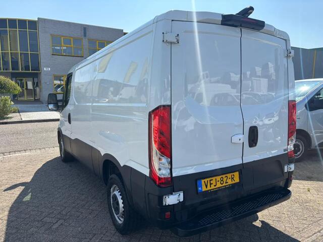 Iveco DAILY 35S14 l2h1 automaat airco 140000km euro 6 3500kg trekhaak