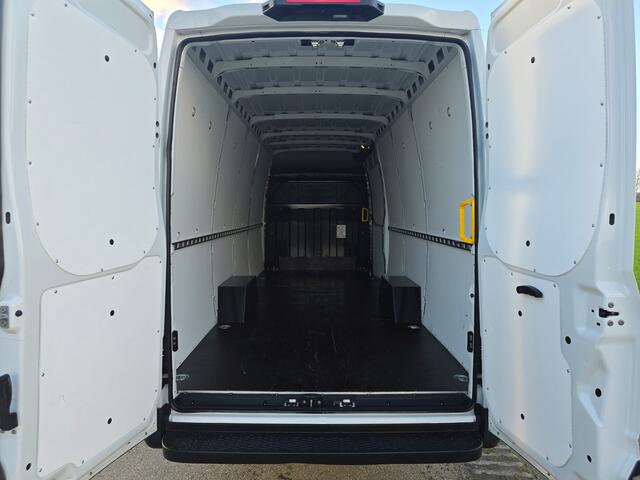 Iveco DAILY 35S16V 2.3 410 H2 L3 H2 - 160 Pk - Euro 6 - ParkeerCamera - Airco - Cruise Control