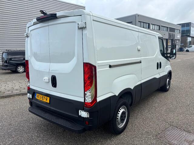 Iveco DAILY 35S14 L2H1 Automaat Airco Cruisecontrol Trekhaak EURO 6