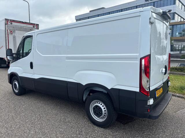 Iveco DAILY 35S14 L2H1 Automaat Airco Cruisecontrol Trekhaak EURO 6