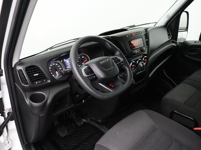 Iveco DAILY 35C16 3.0Ltr Bakwagen+Laadklep | Airco | Cruise | Dakspoiler | 3-Persoons