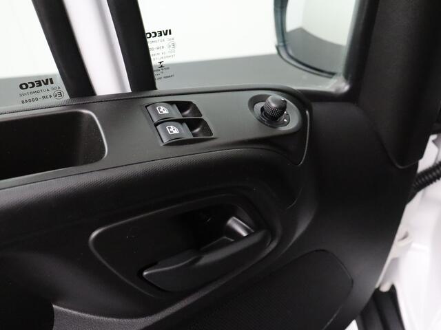 Iveco DAILY 35C16 3.0Ltr Bakwagen+Laadklep | Airco | Cruise | Dakspoiler | 3-Persoons