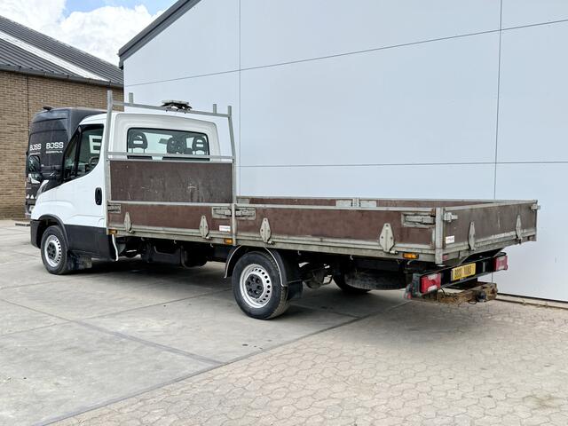 Iveco DAILY 35S14 2.3 L3H1 Airco Cruise Control Standkachel Trekhaak Open Laadbak Pritische Lucht geveerde stoel