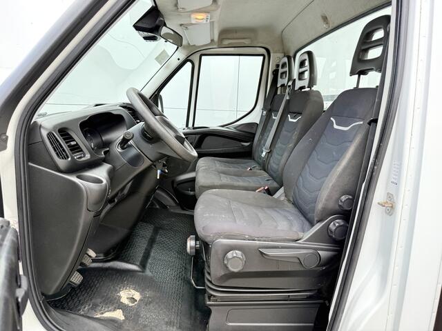 Iveco DAILY 35S14 2.3 L3H1 Airco Cruise Control Standkachel Trekhaak Open Laadbak Pritische Lucht geveerde stoel