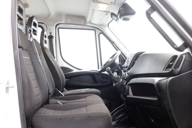 Iveco DAILY 35C14 136pk E6 Open Laadbak D.C. Trekhaak 3500kg 05-2023
